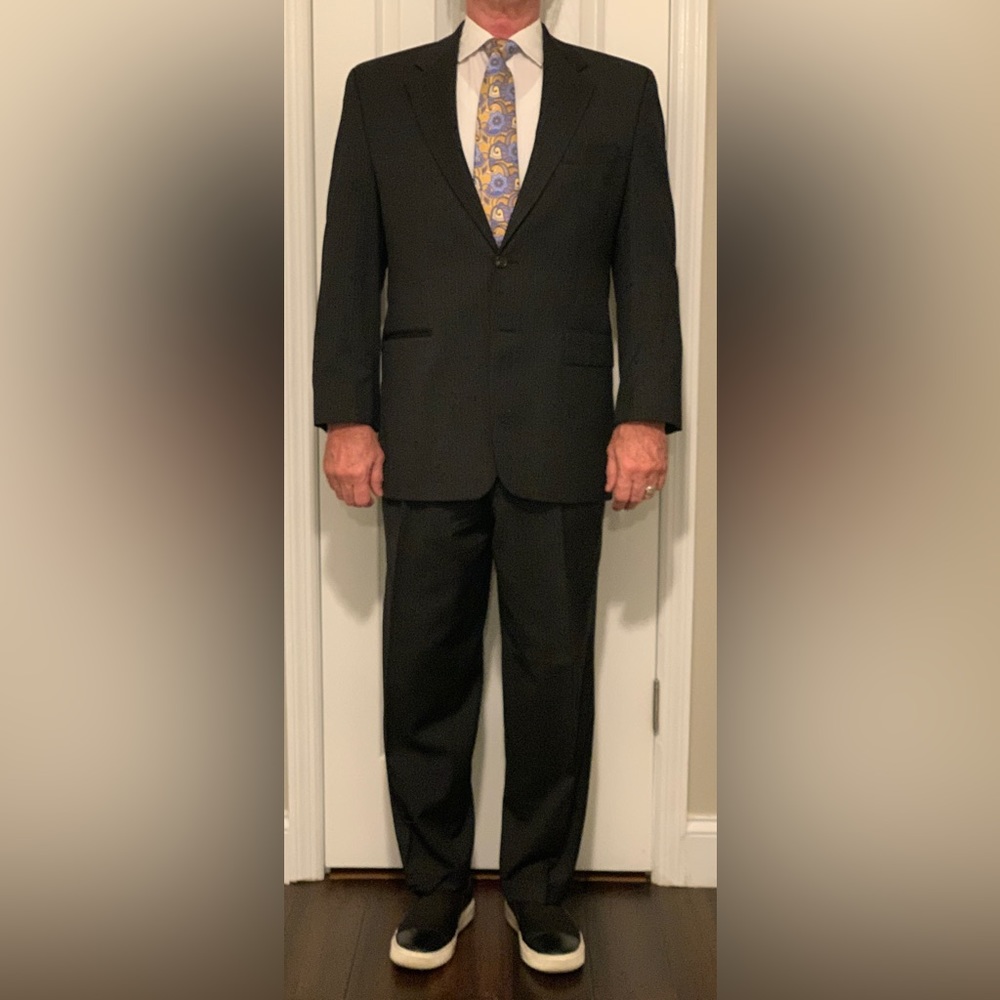 Men’s grey pinstripe 2pc suit size 40